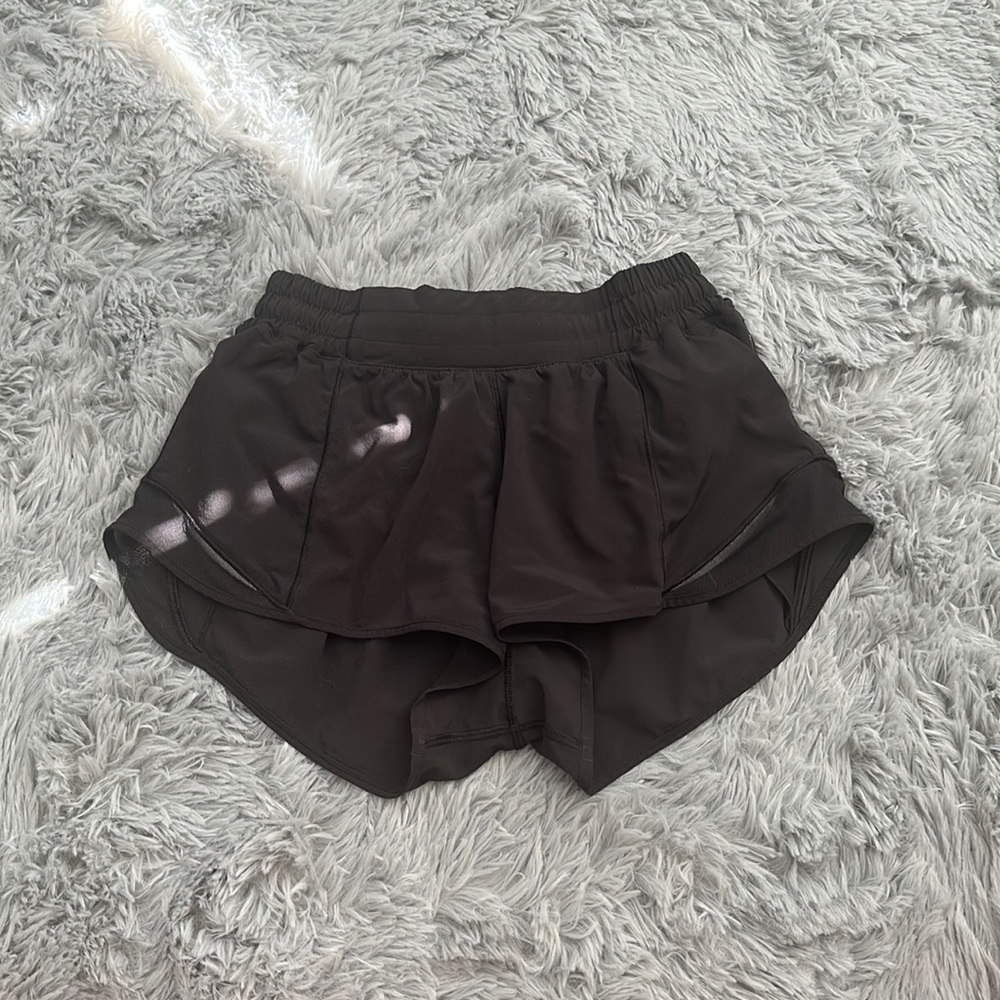 Lululemon: Hotty Hot LR 2.5"